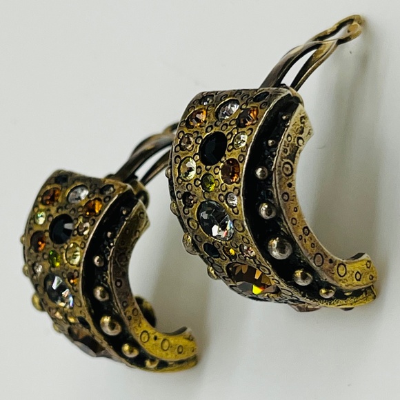 Vintage PATRICIA LOCKE , Jeweled Cuff Style, Clip Earrings. - Picture 4 of 9